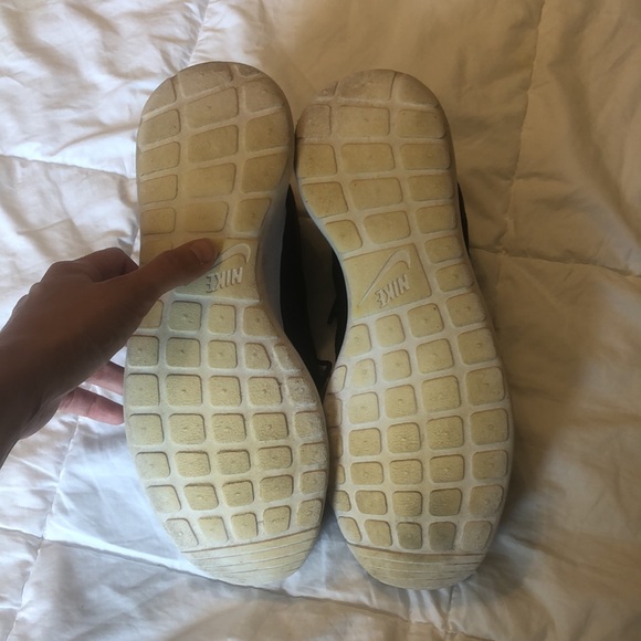 Nike Roche - Picture 4 of 6